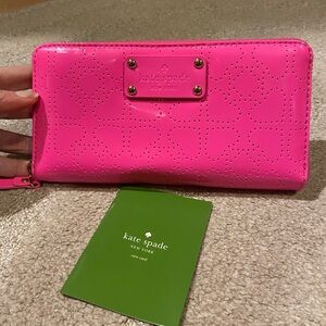 Kate Spade Pink Wallet ♠️